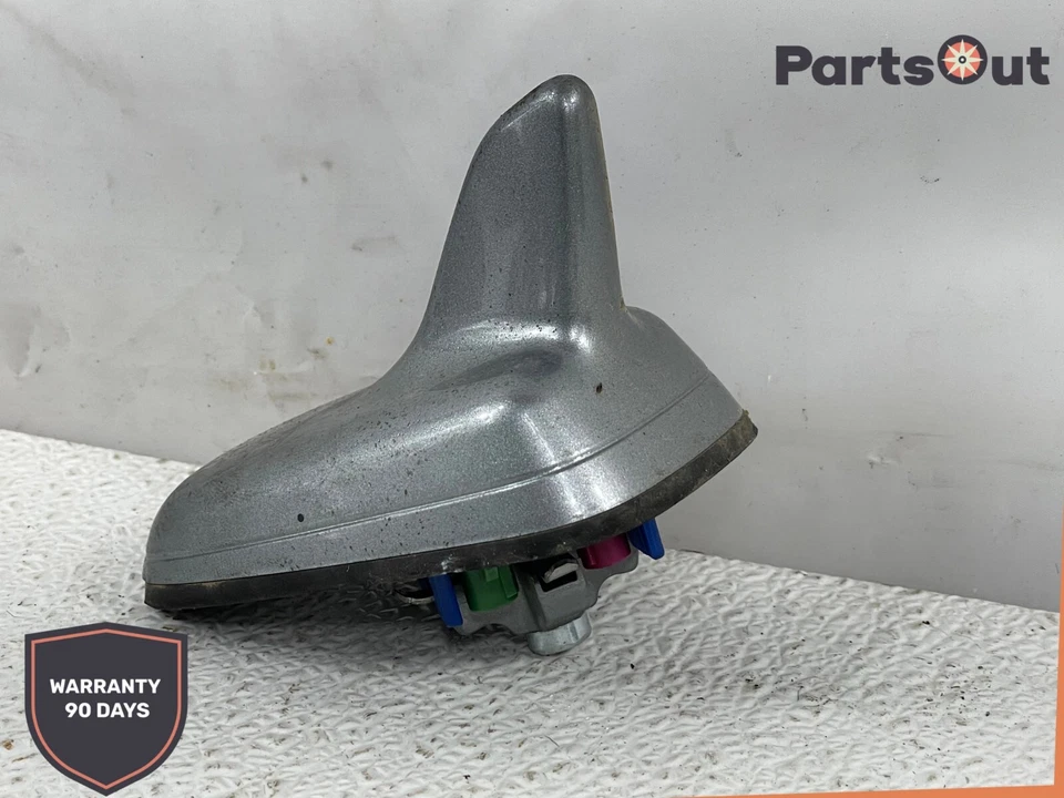 ANTENA RADIO TECHO ALETA TIBURÓN AUDI A6 A5 2011-2015 OEM 4G0035503 OEM Foto 3 de 4