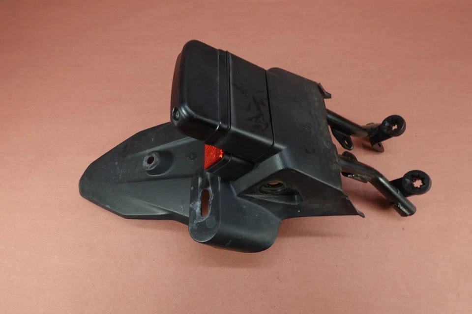 Honda CB300 CB300F 2016 15-19 guardabarros trasero placa luz de licencia y reflector Foto 2 de 4