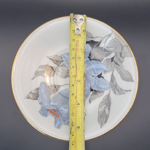 Vtg. Windsor Blue Lily gold gilt footed belly Teacup & Saucer Bone China England - Picture 16 of 17