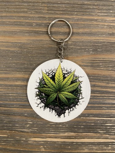 CANNABIS LEAF KEYCHAIN - Picture 2 of 2