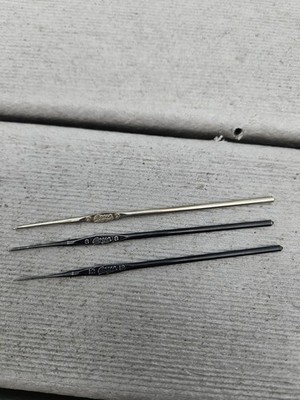 Preowned Set of 3 Steel  Boye  Crochet Hooks Sizes 7, 8, 12