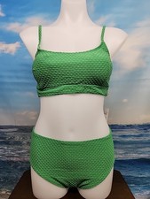 NWT Cupshe Two Piece Swimsuit Size Medium Green Textured Dots