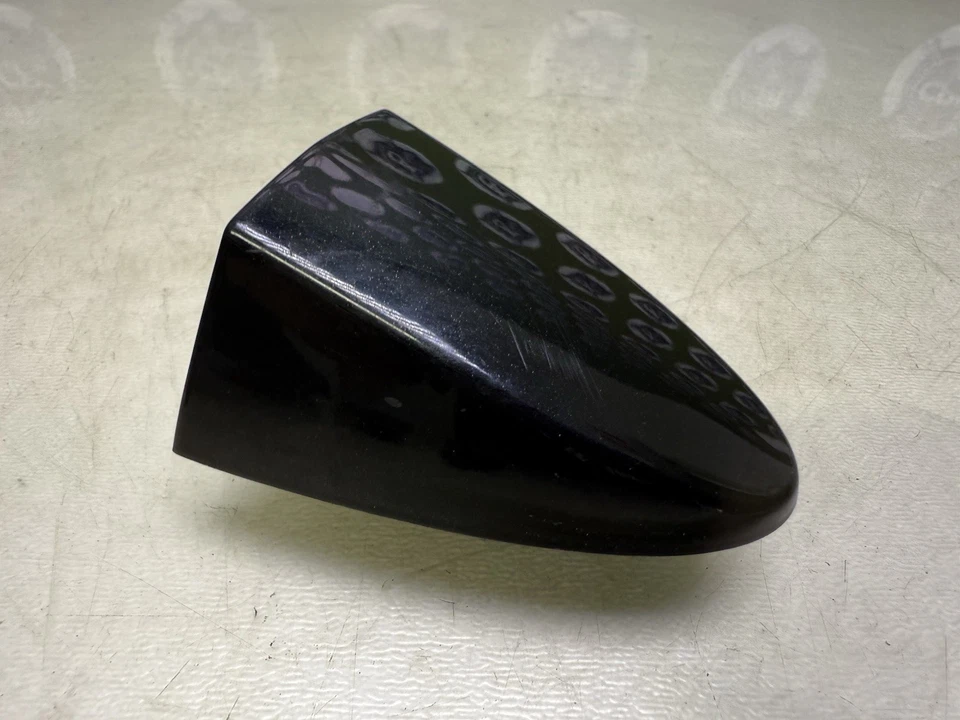 ✅️ Tapa de extremo de manija de puerta Ford Fiesta MK7.5 2015 lado del conductor trasero derecho •27.1 Foto 2 de 4