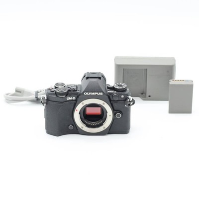 Olympus OM-D E-M5 Mirrorless Camera 7347 Shots High Quality