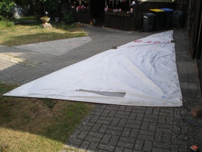 Segel wohl von einer Trias - Spinnaker ? 9,70 m x 9,15 m x 3,10 m - Großsegel ?