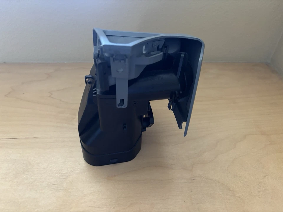 2001-2006 Mercedes-Benz S55 AMG Left Passenger Side Dashboard Air Vent - Image 3 of 4