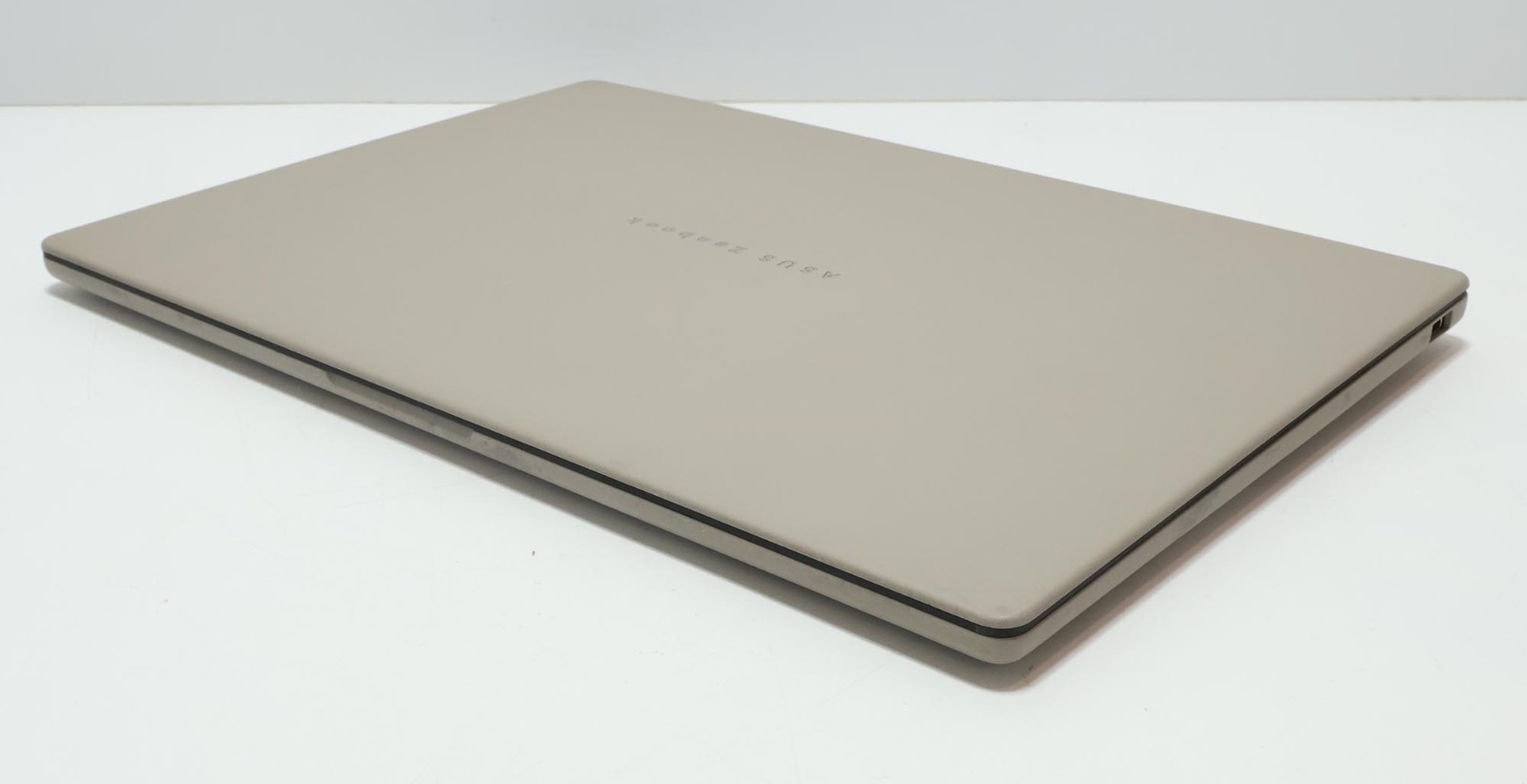 ASUS UX3407Q, 14-Inch Laptop, with Snapdragon X Plus