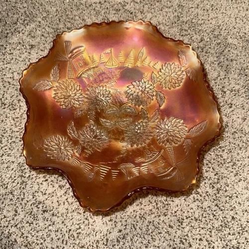 Vintage Fenton Art Glass Chrysanthemum/Wind Mill & Mum Marigold Carnival Bowl