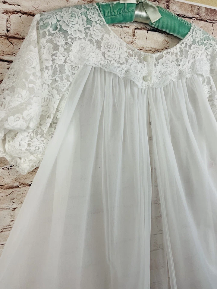 复古 Sears 白色双透明雪纺花边新娘 Peignoir 长袍 尺寸 34 LOVELY — 第 2/4 张图片