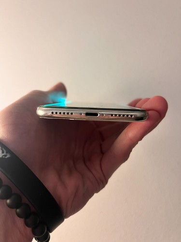 Apple iPhone X 64GB White - For Parts - Picture 5 of 7