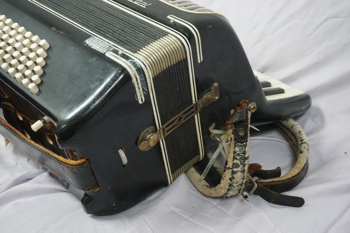 s-l1200.jpg s-l1200.jpg