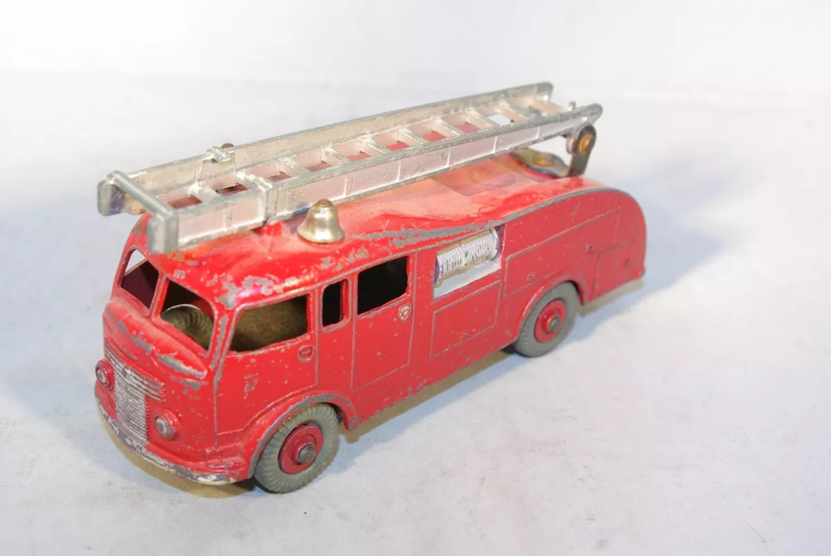 Dinky supertoys hotsell fire engine 955