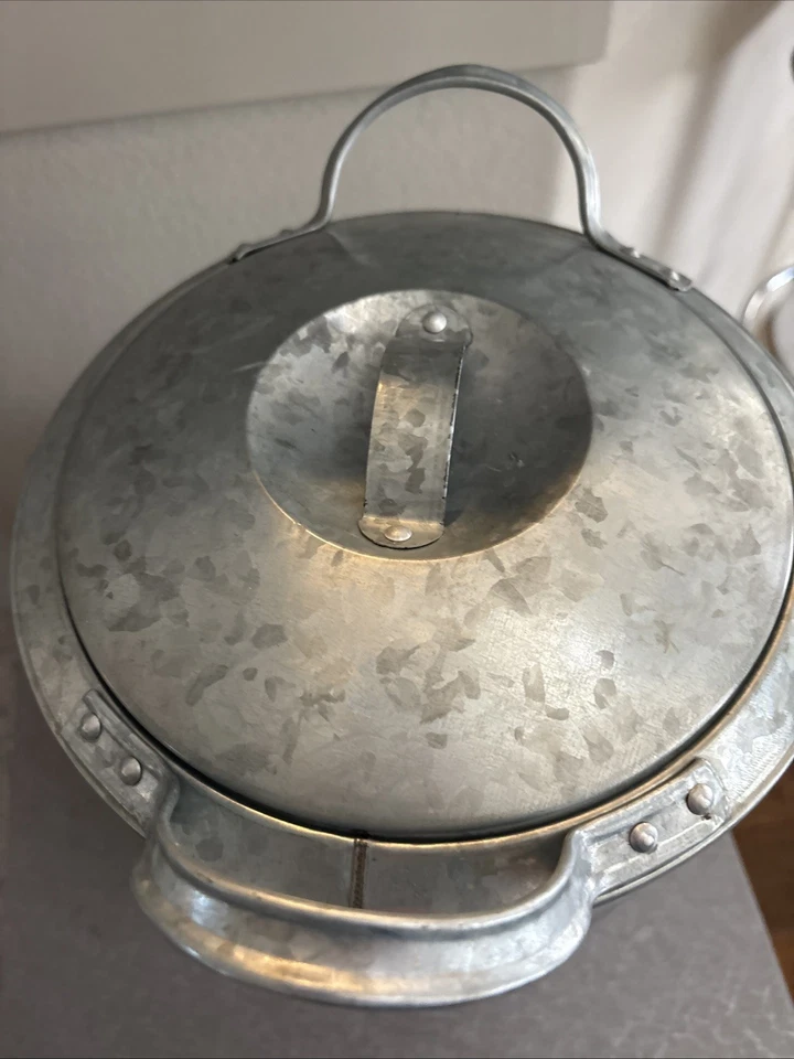 Better Homes & Gardens 3 Gallon Galvanized Beverage Dispenser Mint Conditions Sh - Image 3 of 4