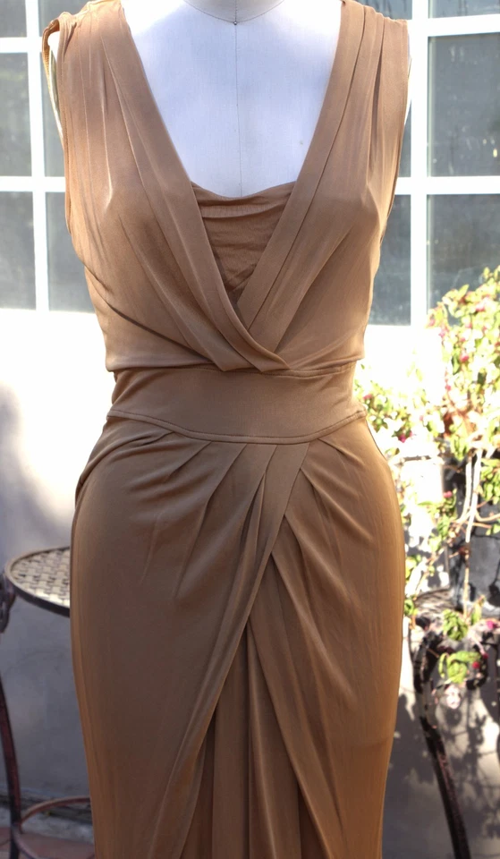Vestido vintage Banana Republic mezcla dorada seda lápiz drapeado cuello en V sin mangas Foto 2 de 4