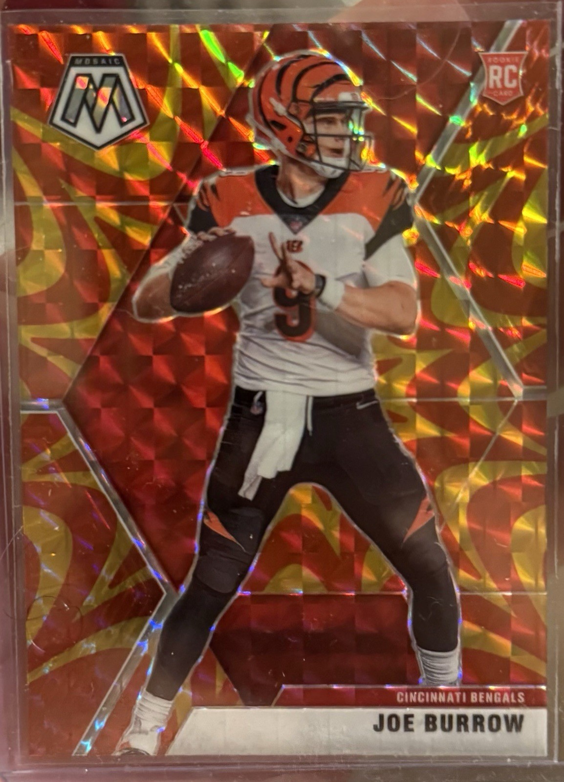 2020 Panini Mosaic Rookies Joe Burrow #201 Mosaic Reactive Orange Prizm (RC)