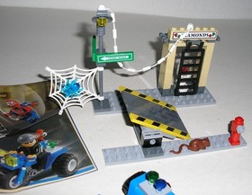 2004 Lego Spider-Man 2 Set 4853 SPIDER-MAN&rsquo;S STREET CHASE (Complete) *Minty*