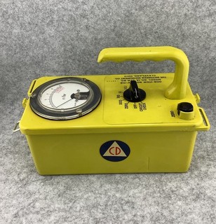 VTG Victoreen Geiger Counter CDV 715 Model No 1A UNTESTED NO CORRSION