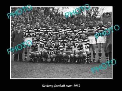 OLD LARGE HISTORICAL PHOTO OF THE GEELONG FC TEAM c1952 FRED FLANAGAN CAPTAIN