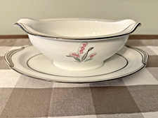 Noritake Crest 5421 Gravy Boat Attached Underplate Lily of the Valley Platinum