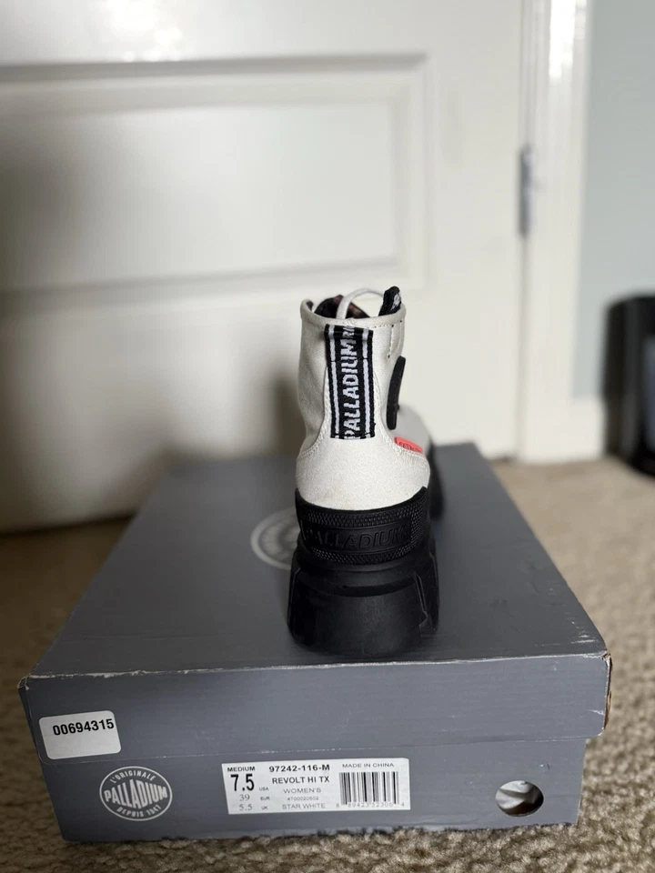 Palladium Women’s Revolt Hi TX Platform Boot, Star White, Size 7.5, New With Box - Image 2 of 4