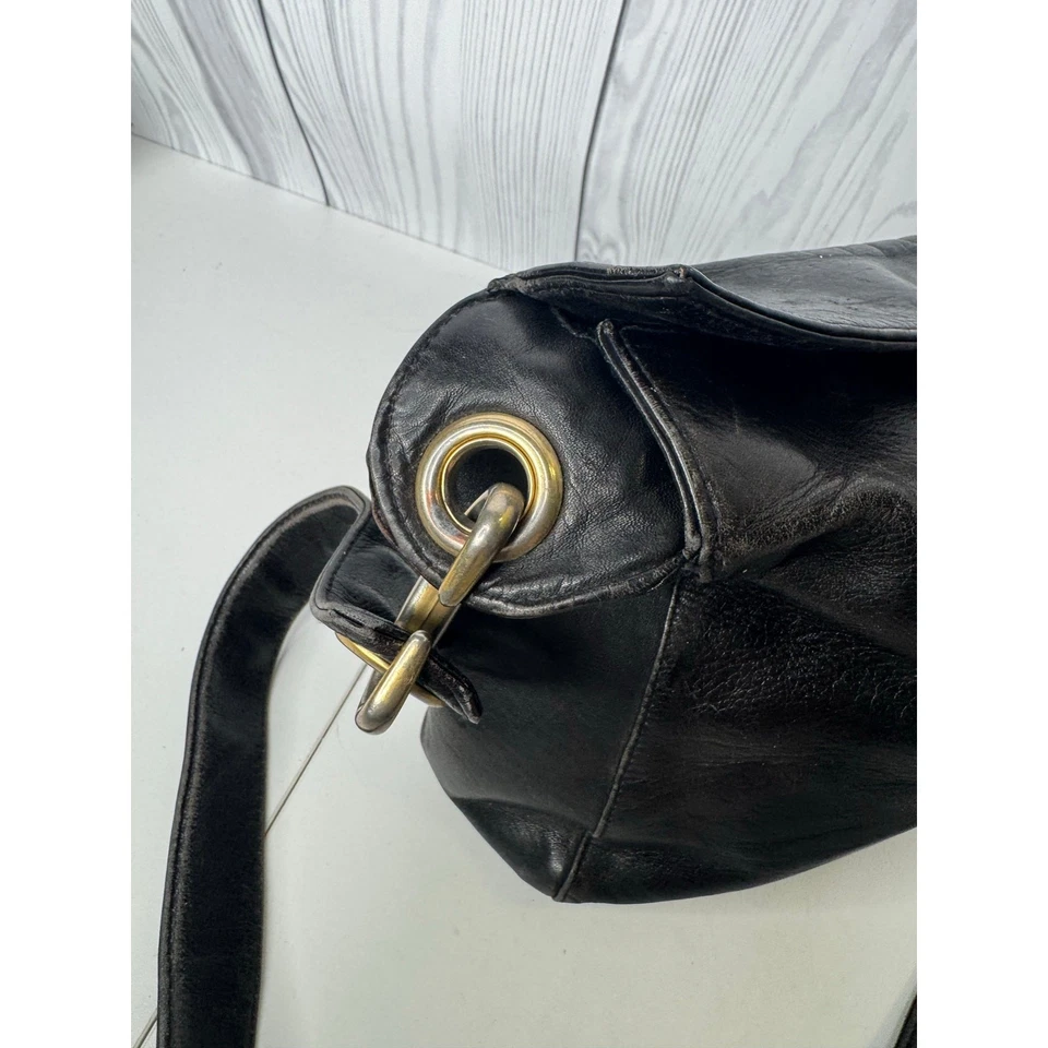 Bolso Bandolera Lord Taylor Vintage Años 90 Cuero Negro Hebilla ÚNICO Retro Foto 2 de 4