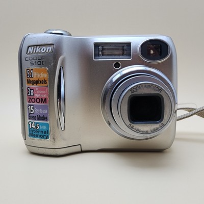 NIKON COOLPIX E5100 Silver 5.1MP 3x Zoom Digital Camera [TESTED