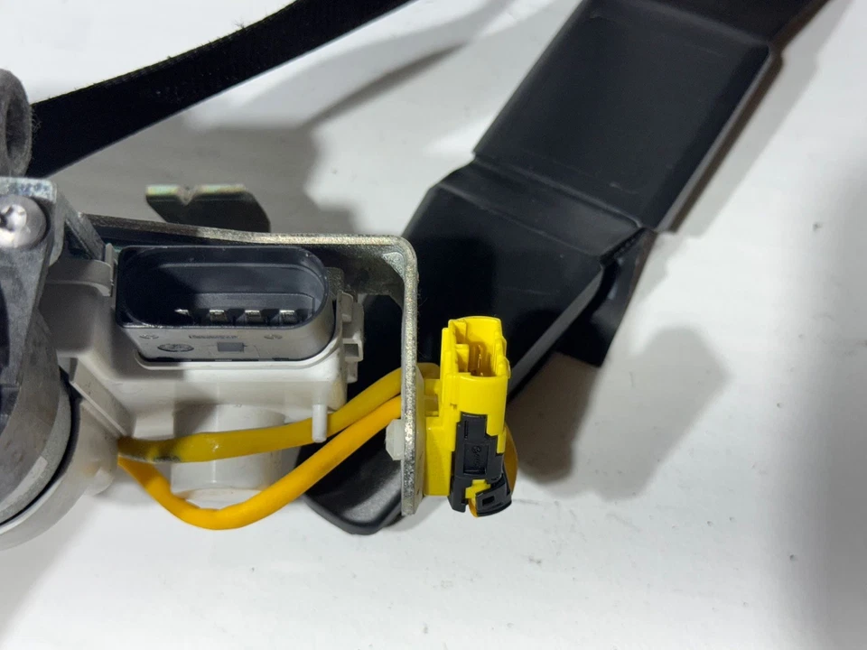 Audi A7 2012-2018 retractor de cinturón de seguridad del lado del pasajero delantero derecho 34090806B OEM Foto 2 de 4