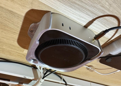 New Mac mini M4 2024 wall and desktop