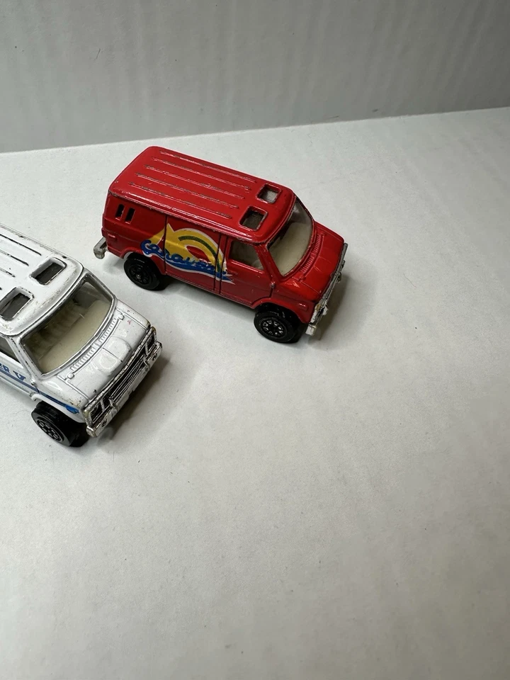 Vehículo de juguete vintage diecast 1/64 furgoneta Chevy Chevrolet cargo Super V caravana Foto 3 de 4