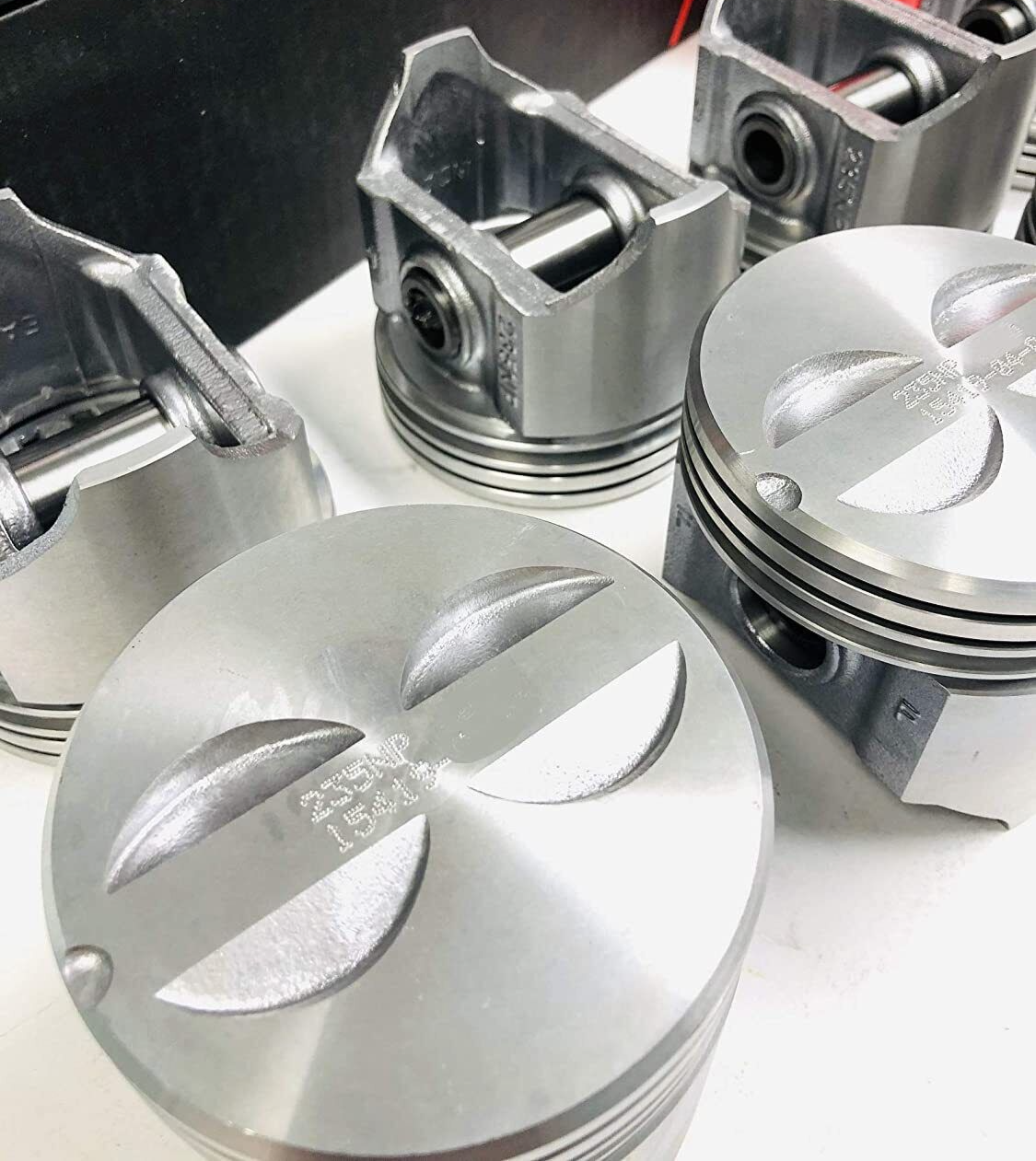 Juego de 4 pistones Chevy 283 Power/Federal Mogul fundido techo plano