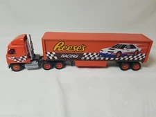 Winross Semi Tractor Trailer Truck 1/64 Reese's Racing