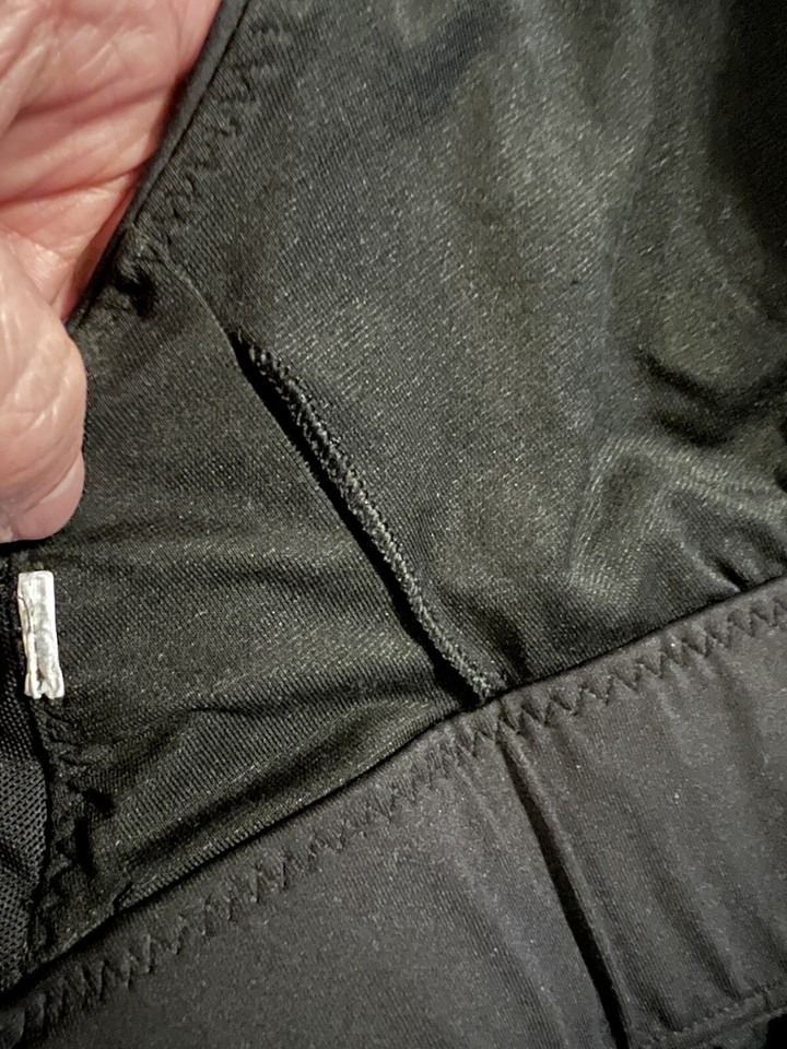 LULULEMON Black Strappy Sports Bra X Cross Gym Training Running Mesh