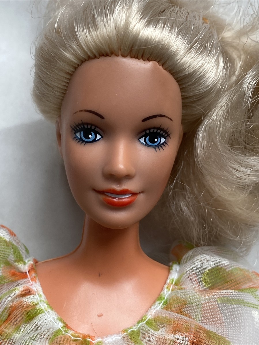 Vintage KENNER DARCI COVERGIRL Doll In GARDEN PARTY LIFESTYLE