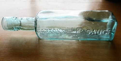 ANTIQUE VINTAGE AQUA BLUE GLASS BOTTLE EMBOSSED GARTONS HP SAUCE 21.5 cm - Bild 4 von 4