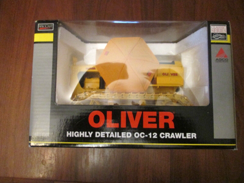 SpecCast 1/16 Oliver OC-12 Diesel Crawler Dozer w/Umbrella - Highly Detailed NIB - Picture 8 of 14