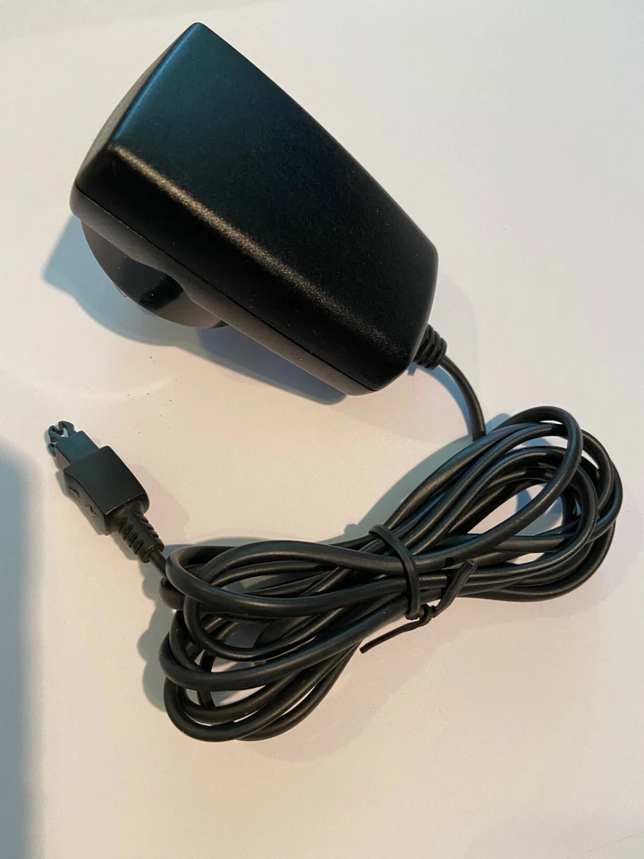 Cargador de viaje Sony Ericsson CA CST-20 original en negro paquete nuevo Foto 2 de 2