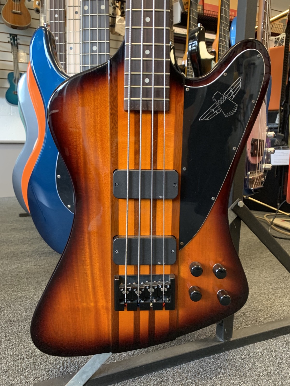 Epiphone Thunderbird-IV Vintage Sunburst Electric Bass w /  Gibson Hardshell Case