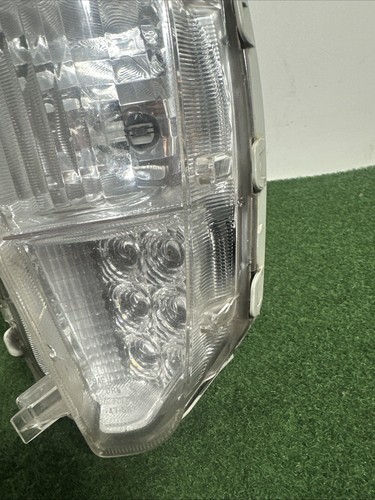2012-2015 Toyota Prius Left Driver LH Side LED Fog Turn Signal Lamp OEM Crack - Picture 4 of 15