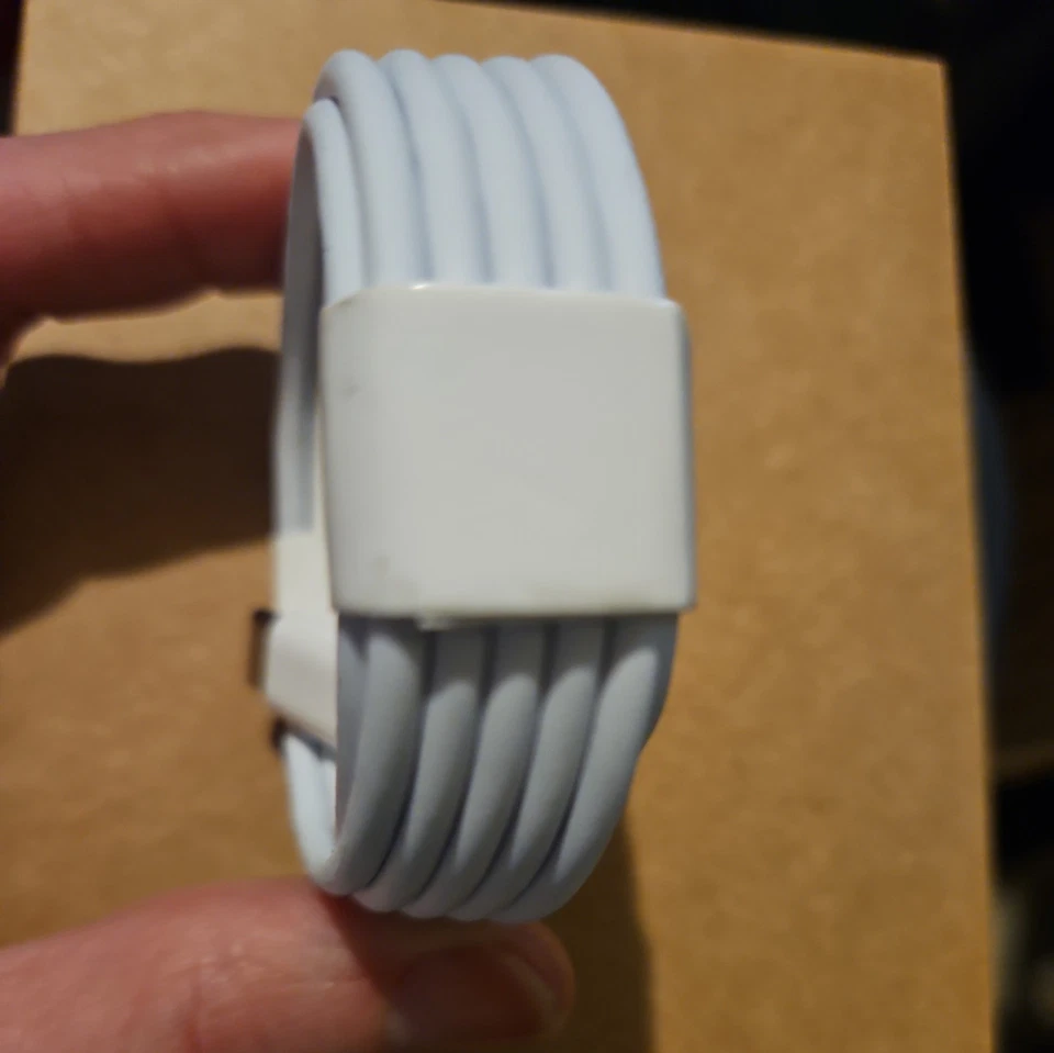 OEM Apple USB-C to USB-C Cable Fast Charger Type C Cord For iPad Pro/Air - NEW - Image 3 of 4