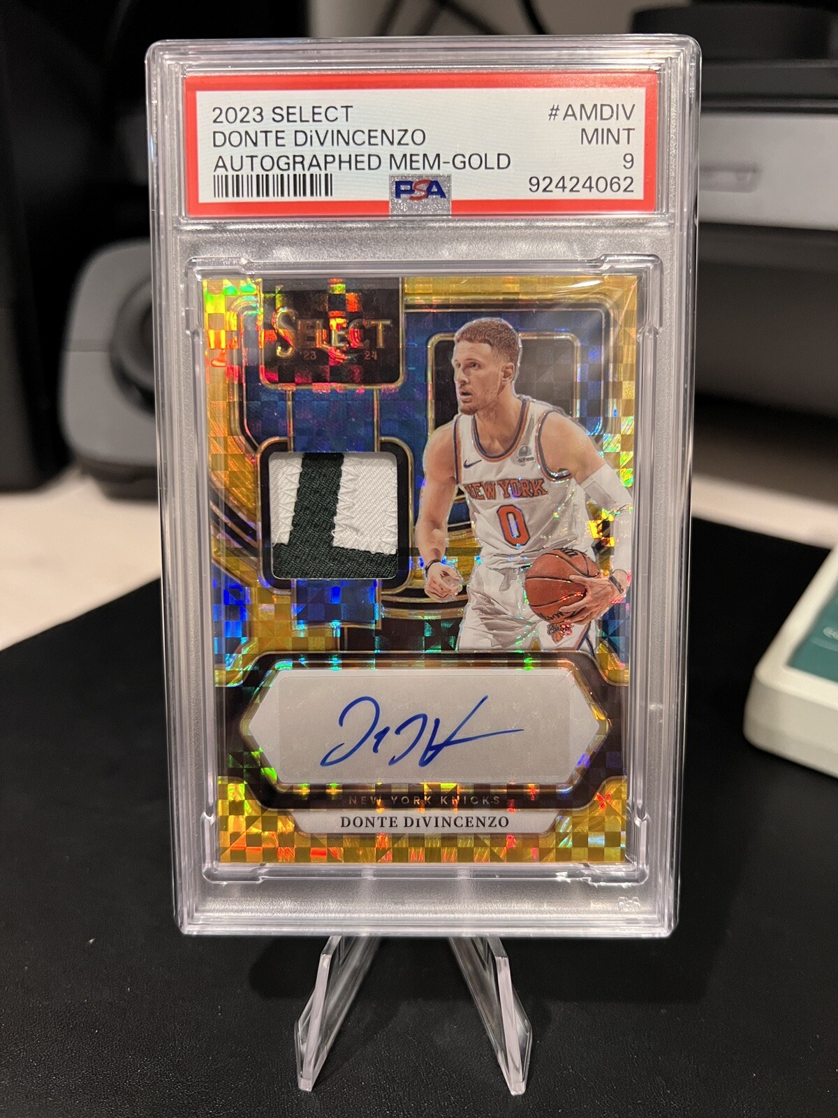 POP 1! PSA 9 24 Select Donte DiVincenzo Patch Auto Gold 7/10 NY Knicks Game Worn