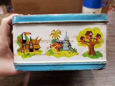 Vintage Aladdin Walt Disney World Metal Lunch Box W/ Lookout Peak