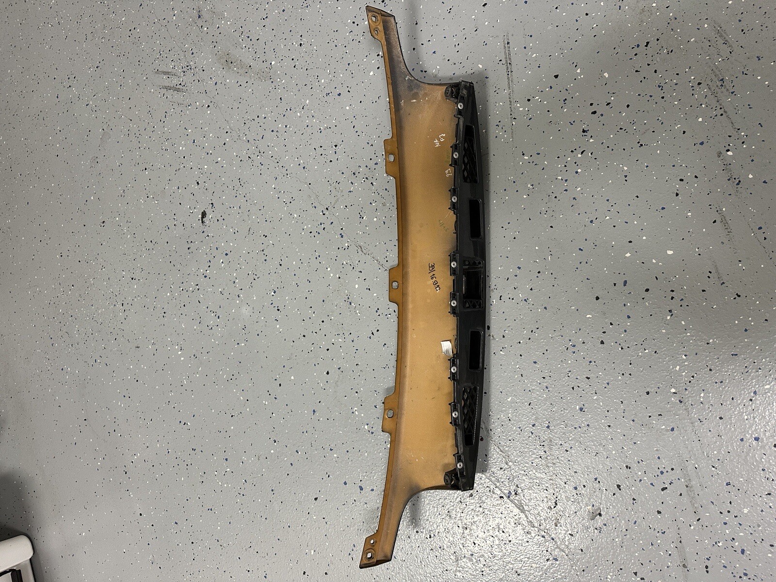2010-2015 AUDI R8 REAR UPPER COVER OEM USED *DC488