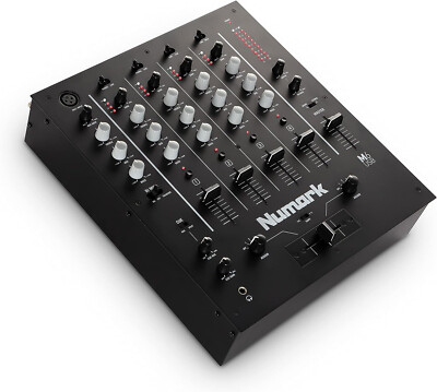 Numark M6 USB 4-Kanal DJ-Mixer mit integriertem Audio Interface, 3-Band EQ Mikro