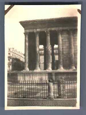 France, Nîmes, Maison Carrée Vintage silver print.  Silver print d'e