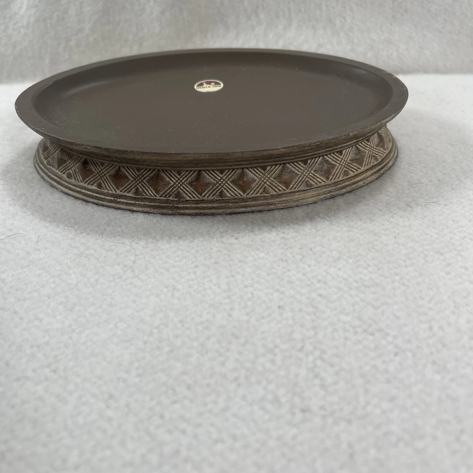 Jabonera ornamentada con patrón de diamante elevado con fondo de mármol sintético marrón beige Foto 4 de 4