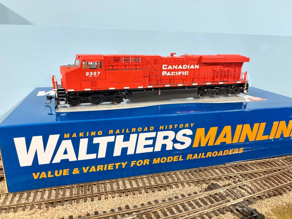 Walthers HO CP GE ES44AC Evolution Series GEVO w/Sound & DCC #9379 FREE SHIPPING - Image 3 of 3