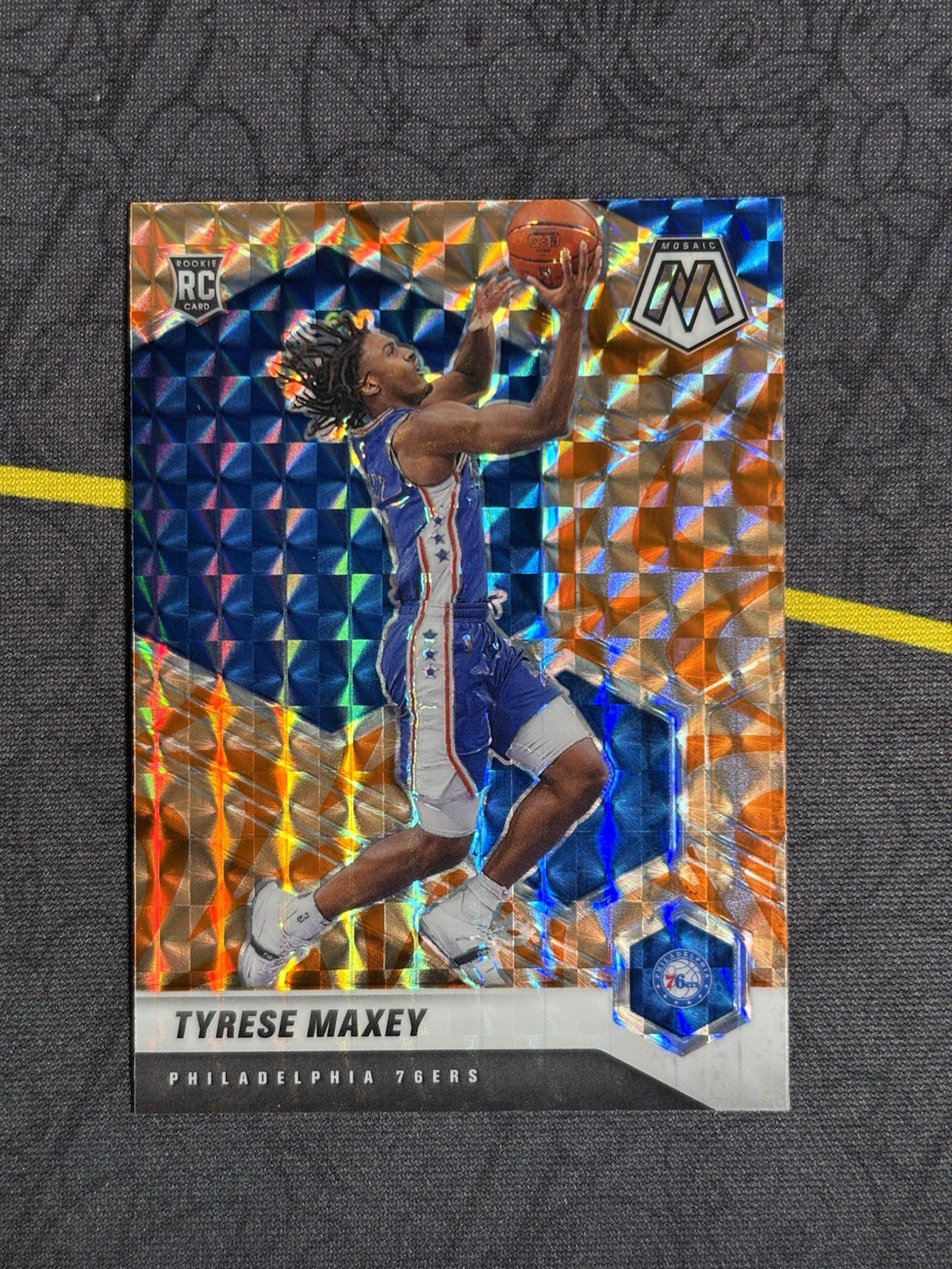 2020-21 Panini Mosaic - Rookie Tyrese Maxey #203 Reactive Orange Prizm (RC)
