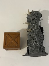 Figura Crash Bandicoot 1998 Resaurus Serie 1 Caja de Madera y Pilar Matrix