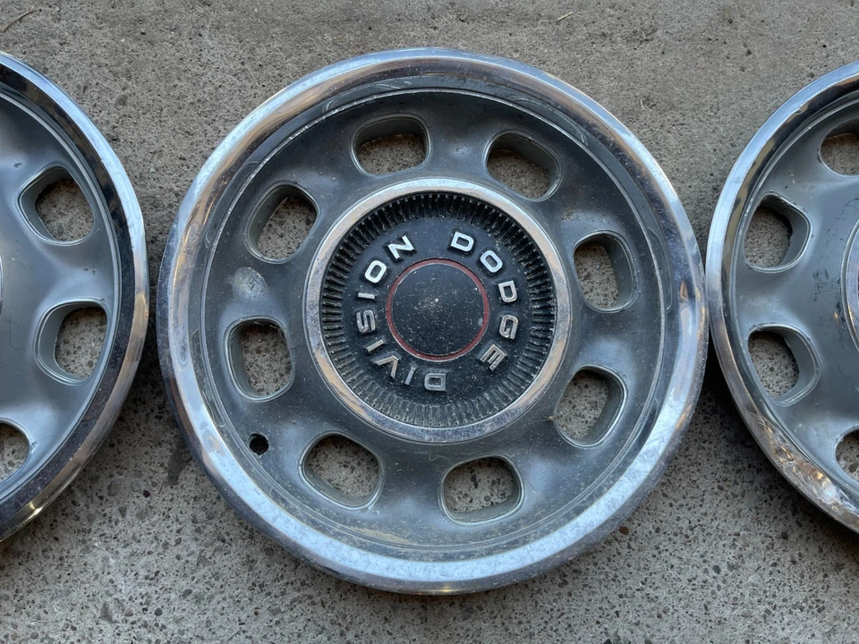 Dodge Division 1968 1969 15" tapacubos juego de 4 dos decentes dos cargadores Rat Rod R/T Foto 4 de 4