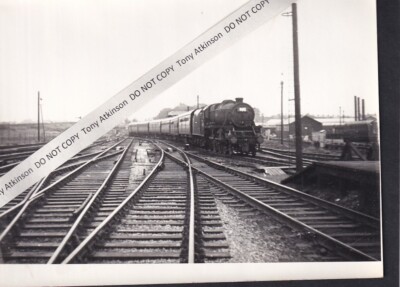 BR - EX LMS  - BLACK5  4-6-0 - @ CARLISLE IN 1967 - MEDIUM PHOTO #M187